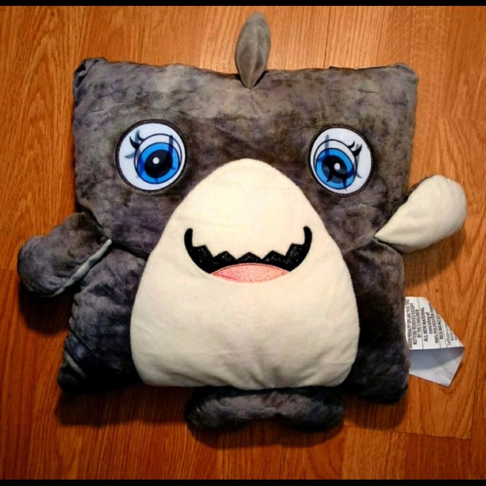 🔥50%OFF!🔥NWOT Kid’s Shark Pillow
